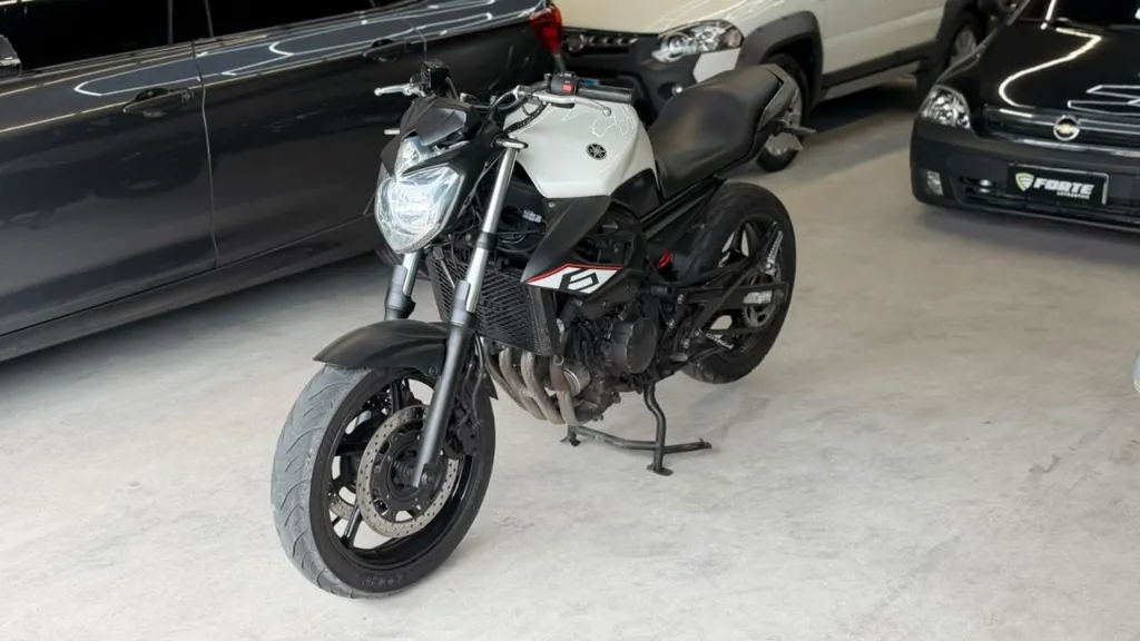 Yamaha XJ6 2012
